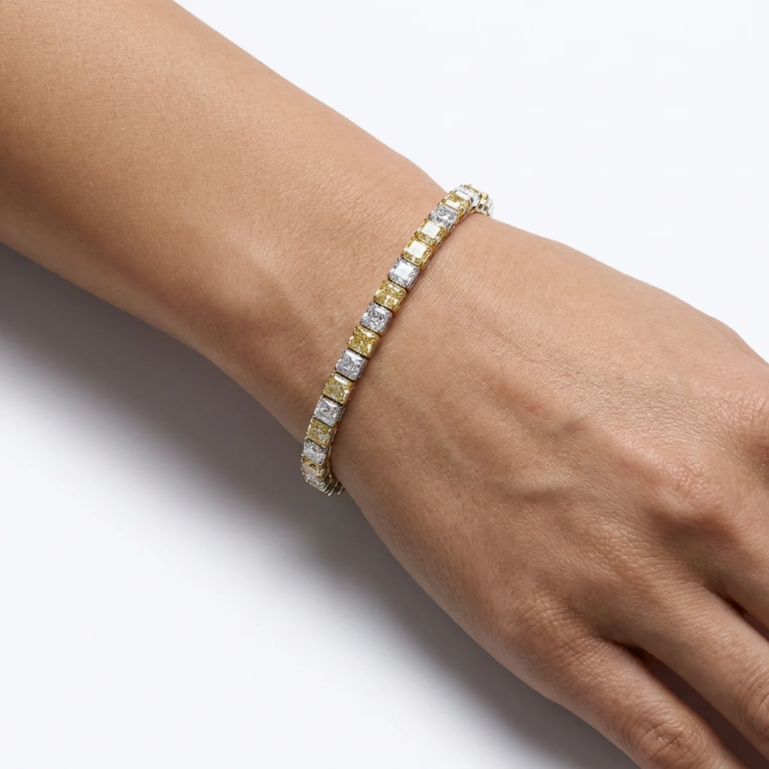 BGBR6153 – Golden Mosaic Diamond Bracelet model