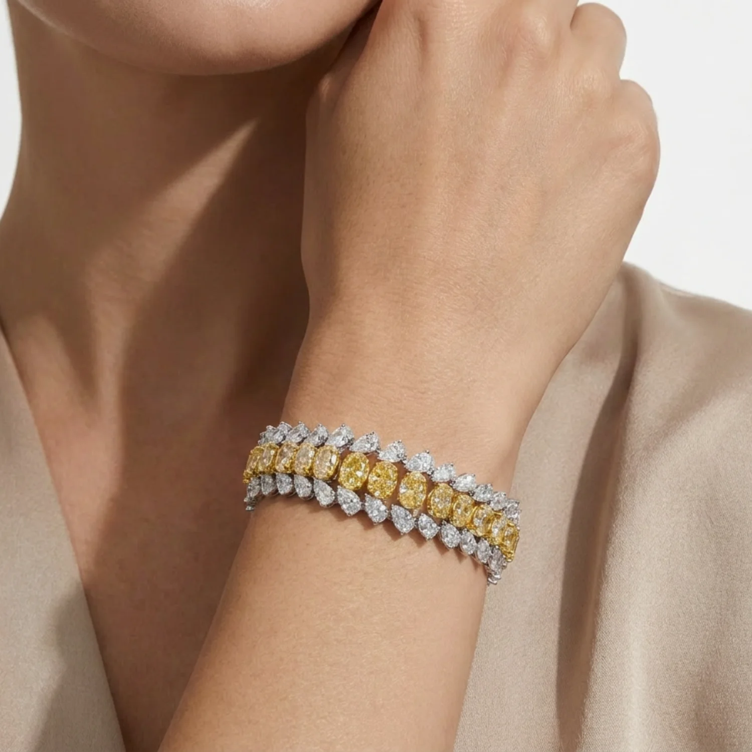 BGBR8326 – Golden Laurel Diamond Bracelet model