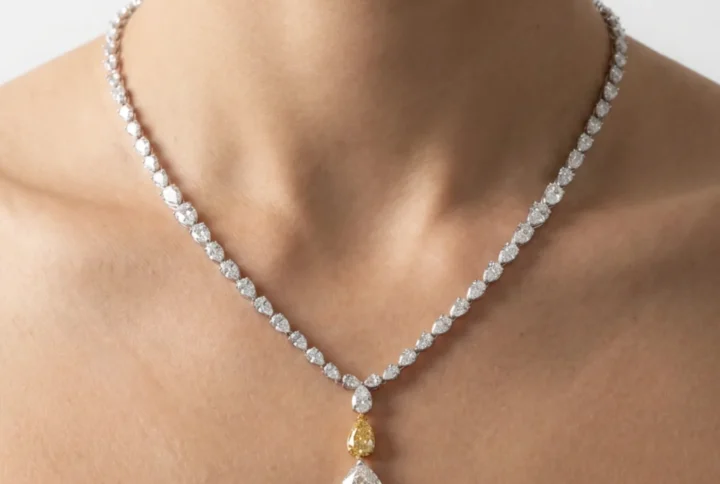 BGNK9441 18KWY PR NECKLACE model