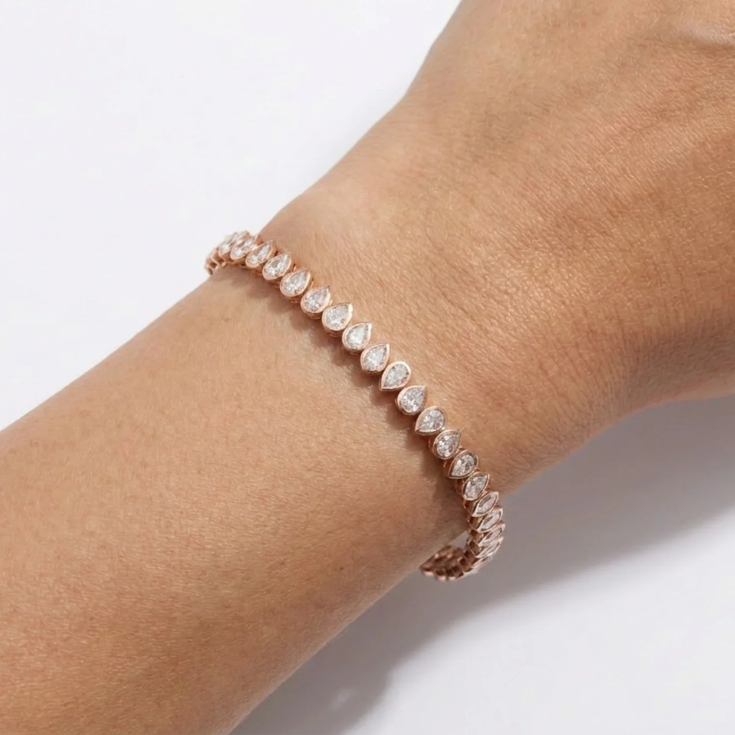 BSBR4810 – Rosé Teardrop Diamond Tennis Bracelet model