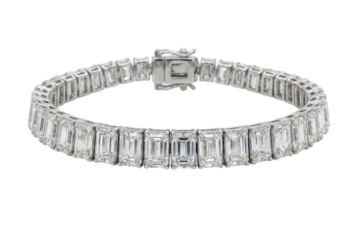 White bg - BGBR8181 - Lumina Emerald-Cut Diamond Bracelet