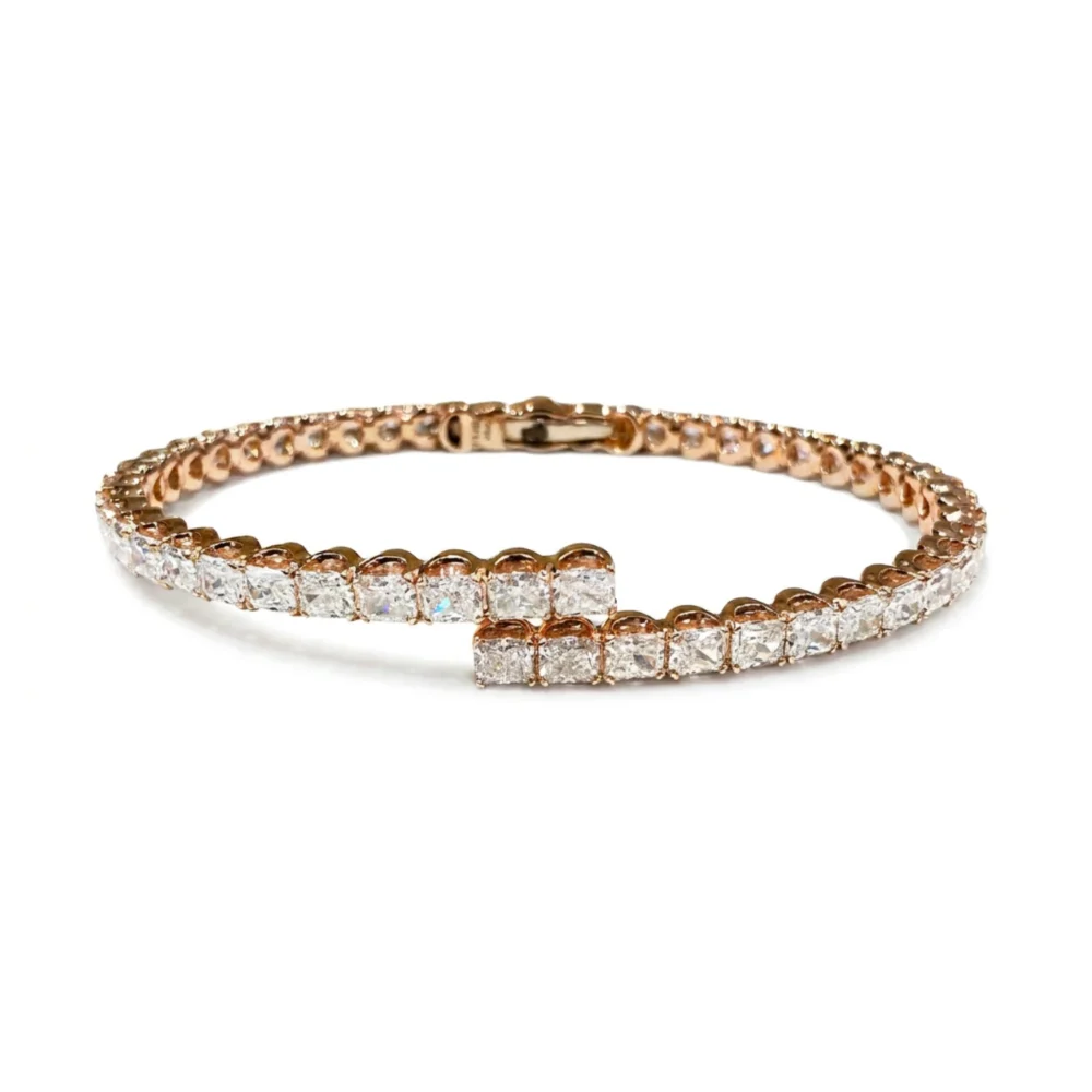 Rosé Riviera Cushion-Cut Diamond Bangle