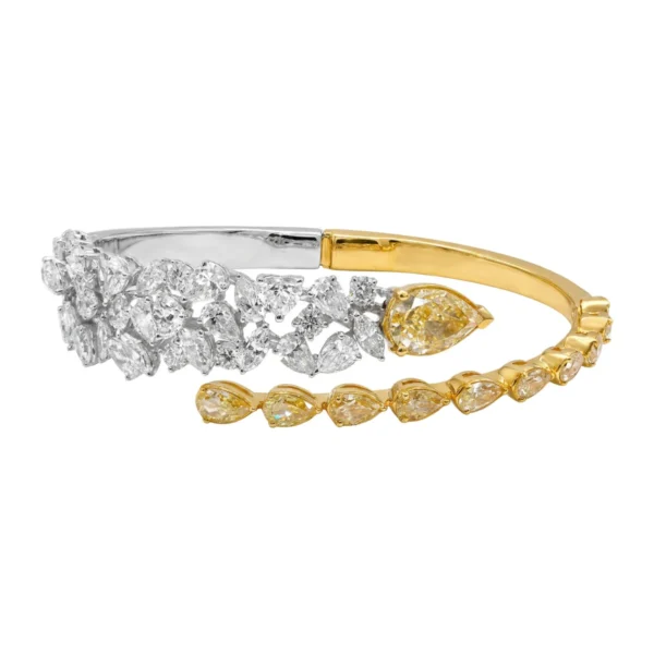 white bg - BGBN5677 - Aurelia Pear Cluster Bracelet