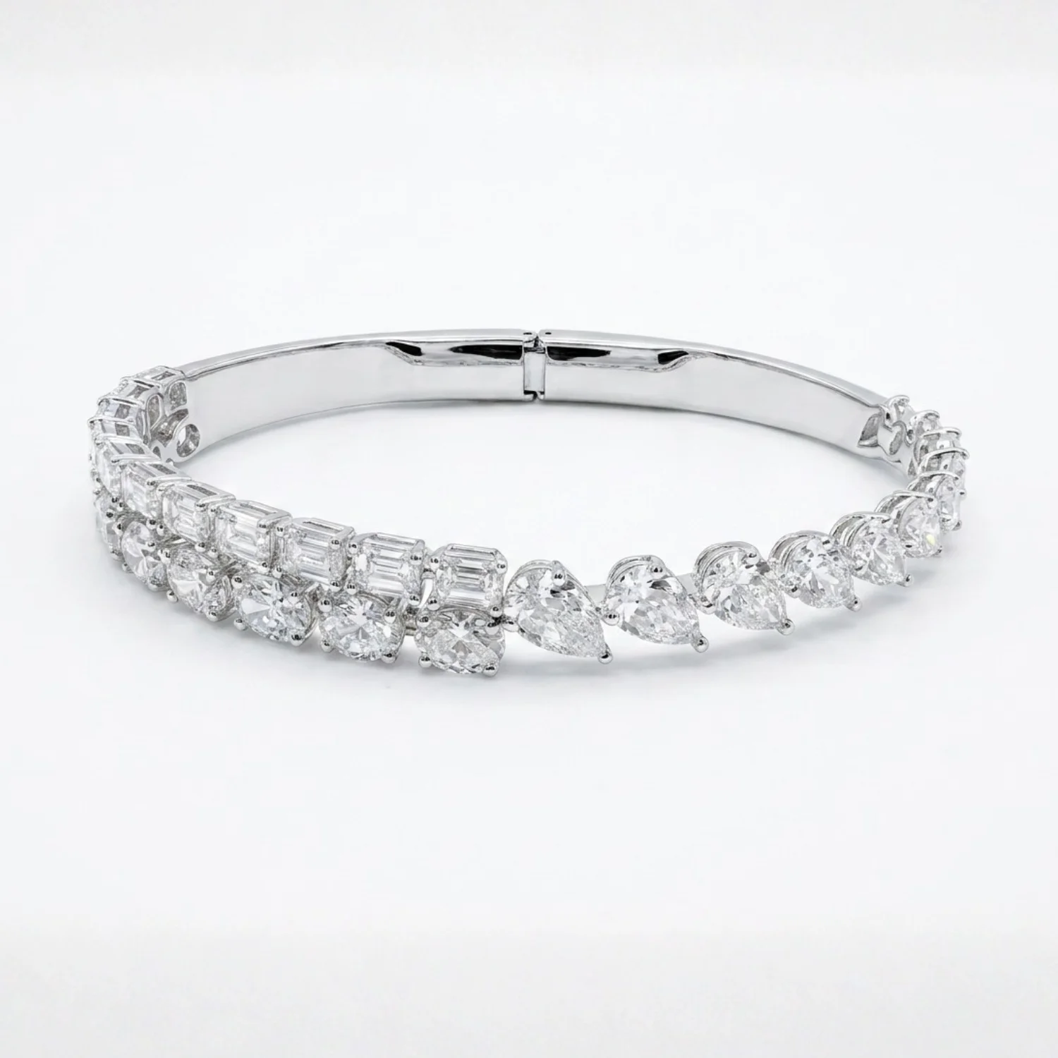 white bg – BGBN7438 – Elysian Duo-Cut Diamond Bangle
