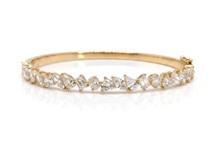 white bg - BGBN9317 - Golden Rhythm Diamond Bangle