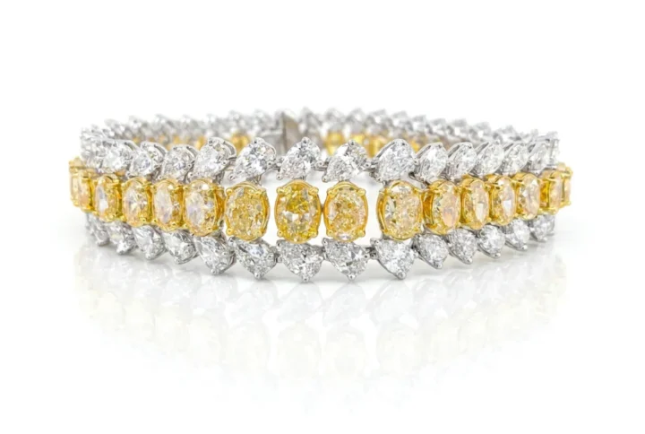 white bg BGBR8326 - Golden Laurel Diamond Bracelet