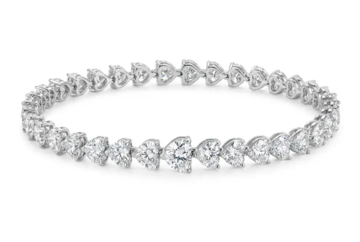 white bg - BGBR9284 - Valentina Heart Diamond Bracelet